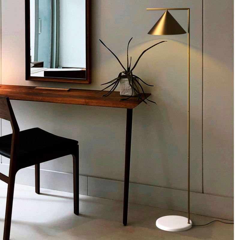Ålesund Floor Lamp – Marble Base with Gold Finish - Afbeelding 3