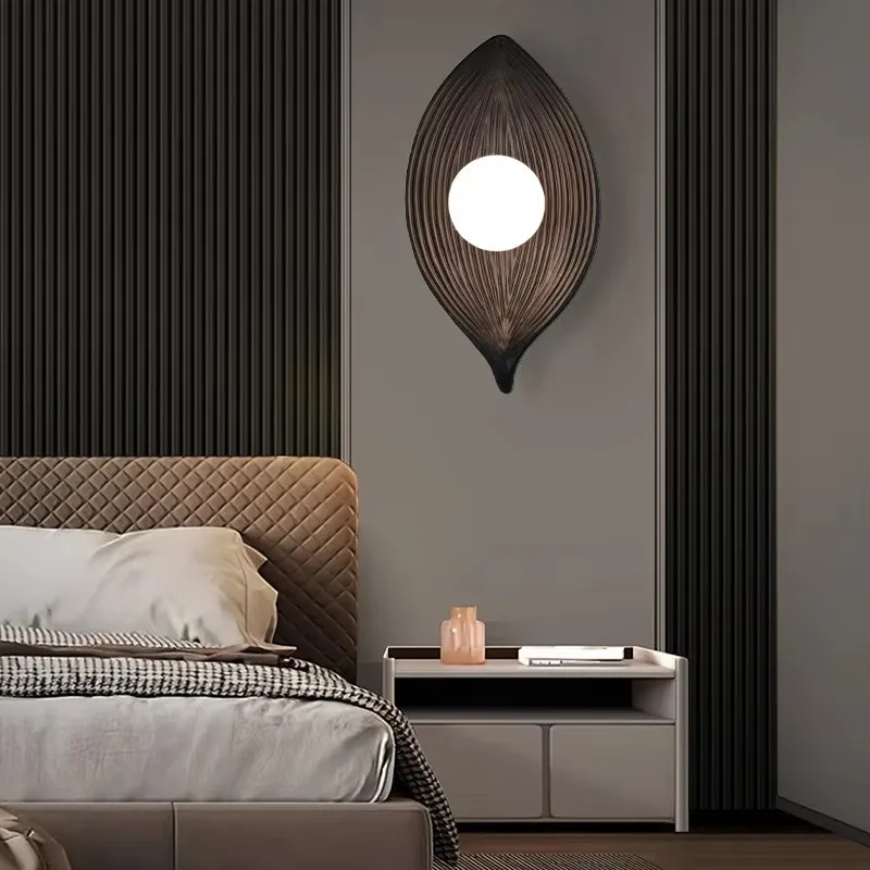 Voss – Nordic Zen Leaf Wall Lamp