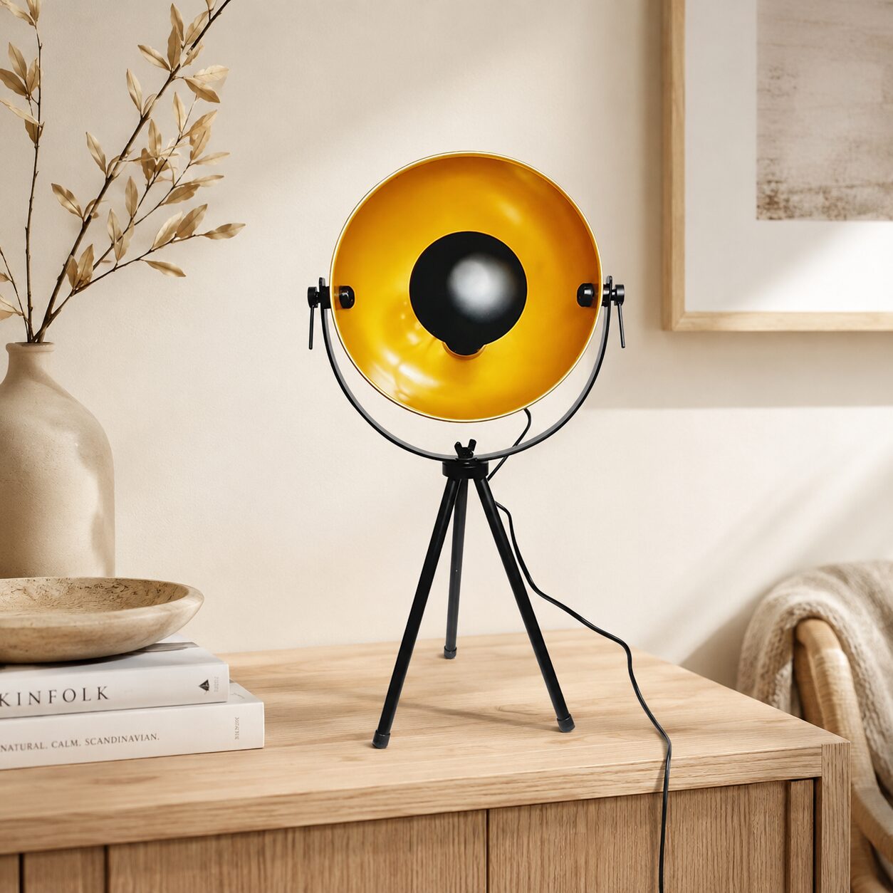 Holstebro Table Lamp – Vintage Tripod Design - Image 4